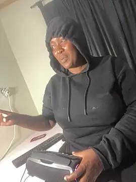 Cardiebae89 online show from March 12, 2026, 5:39 pm