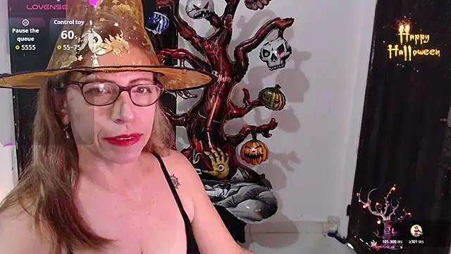 Snapshot of Chayla_Ruiz chatting on October 31, 2025, 11:07 am Chayla Ruiz online show from October 31, 2025, 11:07 am