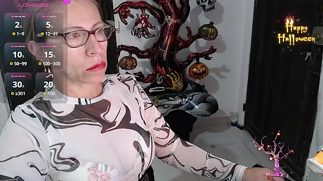 Snapshot of Chayla_Ruiz chatting on November 1, 2025, 9:14 am Chayla Ruiz online show from November 1, 2025, 9:14 am