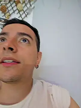 Jhoan saenz online show from February 17, 2025, 2:42 am