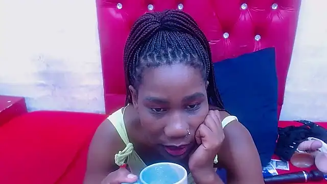 Snapshot of XSCARLETQUEENXX chatting on February 6, 2026, 6:15 pm XSCARLETQUEENXX online show from February 6, 2026, 6:15 pm