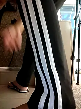 Snapshot of VallerieJones chatting on November 30, 2025, 6:52 pm VallerieJones online show from November 30, 2025, 6:52 pm