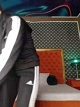 Snapshot of VallerieJones chatting on October 30, 2025, 9:11 pm VallerieJones online show from October 30, 2025, 9:11 pm