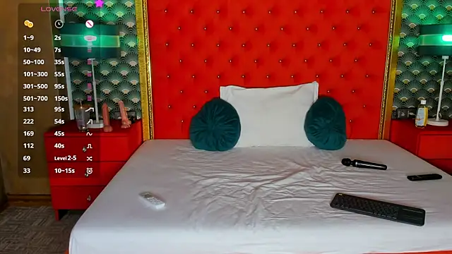 Snapshot of VallerieJones chatting on December 5, 2025, 2:04 pm VallerieJones online show from December 5, 2025, 2:04 pm