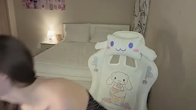 Snapshot of LisaSweetie chatting on December 15, 2025, 7:31 pm LisaSweetie online show from December 15, 2025, 7:31 pm