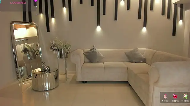 MaryLewis  online show from March 13, 2025, 5:50 pm