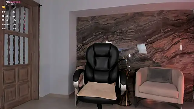 MaryLewis  online show from October 24, 2025, 12:37 pm