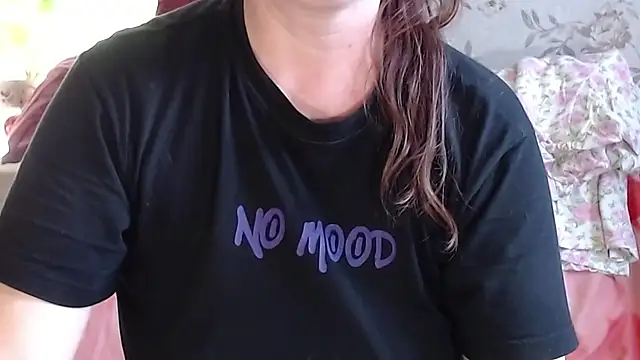 Snapshot of EmilyDoth chatting on August 4, 2026, 7:13 am EmilyDoth online show from August 4, 2026, 7:13 am