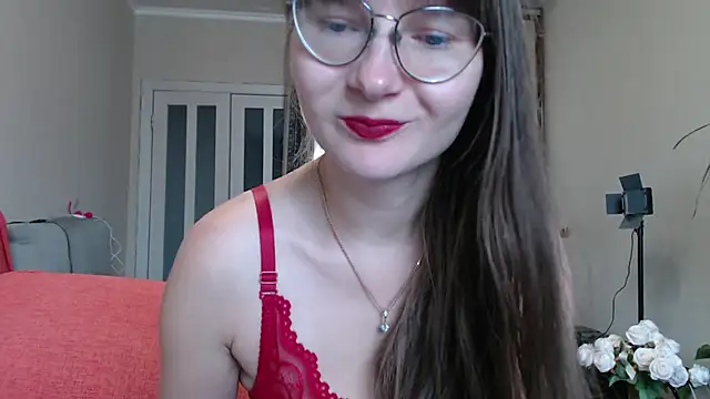 Snapshot of KiraGoldens chatting on September 15, 2025, 5:30 am KiraGoldens online show from September 15, 2025, 5:30 am