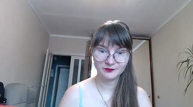 Snapshot of KiraGoldens chatting on March 19, 2025, 4:36 am KiraGoldens online show from March 19, 2025, 4:36 am