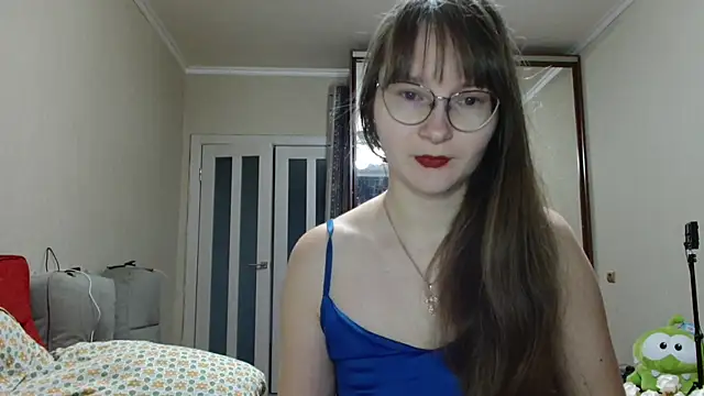 Snapshot of KiraGoldens chatting on November 12, 2025, 6:17 am KiraGoldens online show from November 12, 2025, 6:17 am