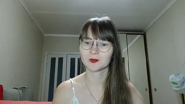 Snapshot of KiraGoldens chatting on October 16, 2025, 6:10 am KiraGoldens online show from October 16, 2025, 6:10 am