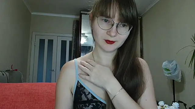 Snapshot of KiraGoldens chatting on October 18, 2025, 6:04 am KiraGoldens online show from October 18, 2025, 6:04 am