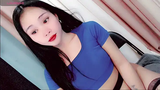 Snapshot of amomentoflust69 chatting on April 22, 2026, 10:55 am amomentoflust69 online show from April 22, 2026, 10:55 am