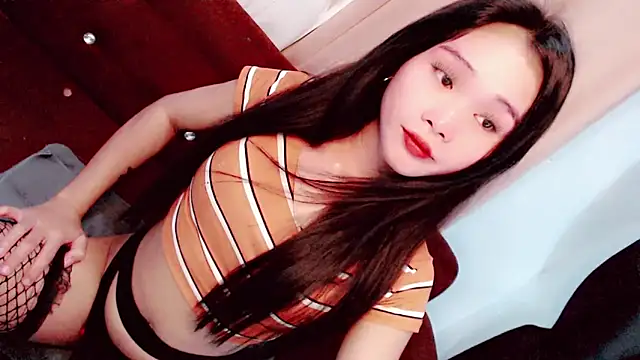 amomentoflust69 online show from March 23, 2026, 10:15 am