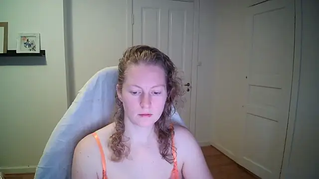 Girlnina-1995 online show from November 26, 2025, 9:31 am