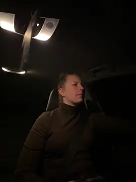 Snapshot of Girlnina-1995 chatting on December 20, 2025, 5:21 am Girlnina-1995 online show from December 20, 2025, 5:21 am