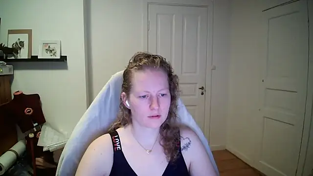 Snapshot of Girlnina-1995 chatting on March 3, 2026, 7:59 am Girlnina-1995 online show from March 3, 2026, 7:59 am