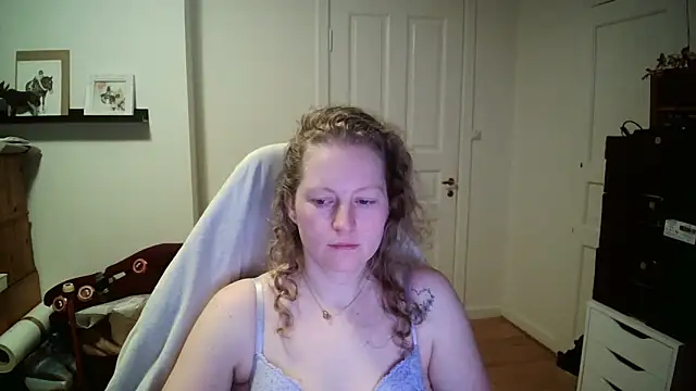 Snapshot of Girlnina-1995 chatting on February 23, 2026, 10:10 pm Girlnina-1995 online show from February 23, 2026, 10:10 pm