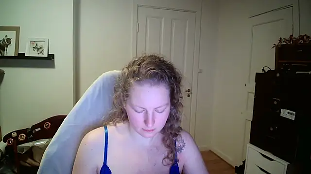 Snapshot of Girlnina-1995 chatting on February 10, 2026, 9:58 pm Girlnina-1995 online show from February 10, 2026, 9:58 pm