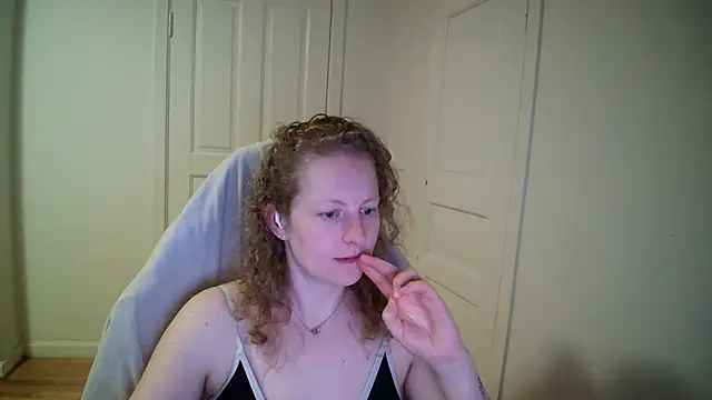 Snapshot of Girlnina-1995 chatting on April 7, 2026, 7:15 pm Girlnina-1995 online show from April 7, 2026, 7:15 pm
