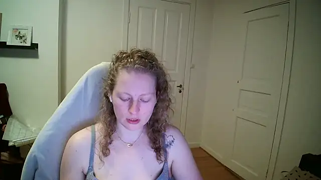 Snapshot of Girlnina-1995 chatting on March 11, 2026, 9:53 pm Girlnina-1995 online show from March 11, 2026, 9:53 pm