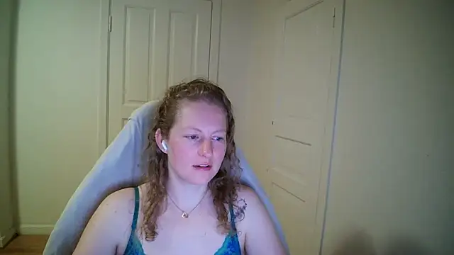 Snapshot of Girlnina-1995 chatting on March 23, 2026, 9:14 pm Girlnina-1995 online show from March 23, 2026, 9:14 pm