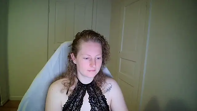 Snapshot of Girlnina-1995 chatting on March 25, 2026, 8:14 am Girlnina-1995 online show from March 25, 2026, 8:14 am