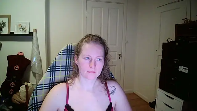 Snapshot of Girlnina-1995 chatting on January 14, 2026, 5:49 pm Girlnina-1995 online show from January 14, 2026, 5:49 pm