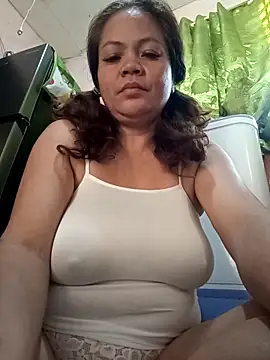 Snapshot of hotbabes163 chatting on March 23, 2026, 11:04 pm hotbabes163 online show from March 23, 2026, 11:04 pm