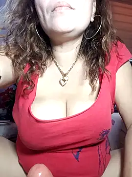 Snapshot of hotbabes163 chatting on May 5, 2026, 5:10 am hotbabes163 online show from May 5, 2026, 5:10 am