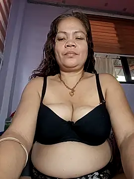 Snapshot of hotbabes163 chatting on April 19, 2026, 7:31 am hotbabes163 online show from April 19, 2026, 7:31 am