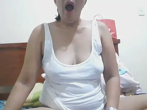 Snapshot of ASIANFUL chatting on June 3, 2026, 7:29 pm ASIANFUL online show from June 3, 2026, 7:29 pm