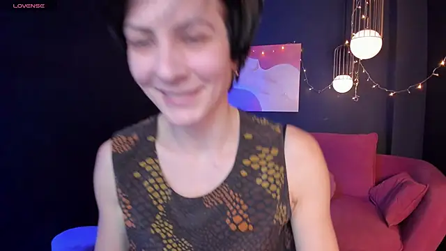 LorenDaze online show from February 21, 2025, 1:55 pm