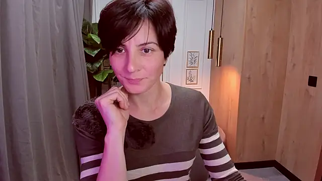 LorenDaze online show from October 22, 2025, 2:16 pm