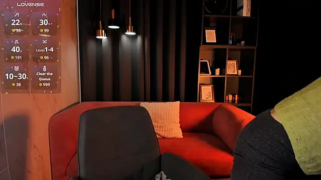 LorenDaze online show from April 14, 2026, 6:29 am