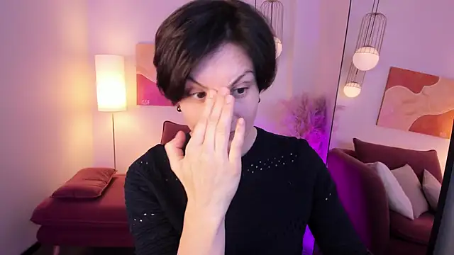 LorenDaze online show from November 29, 2025, 1:55 pm