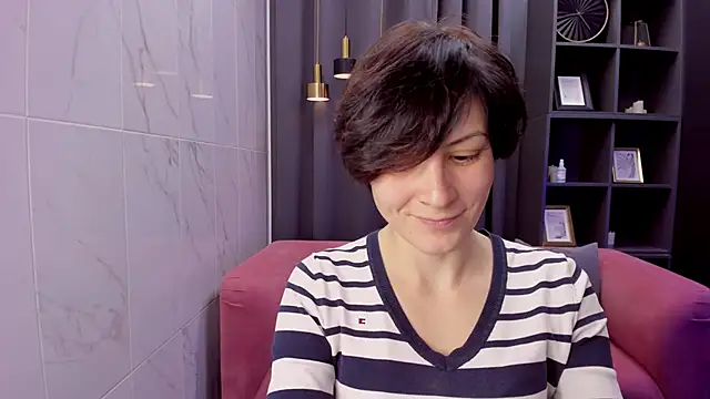 Snapshot of LorenDaze chatting on December 23, 2025, 8:13 am LorenDaze online show from December 23, 2025, 8:13 am