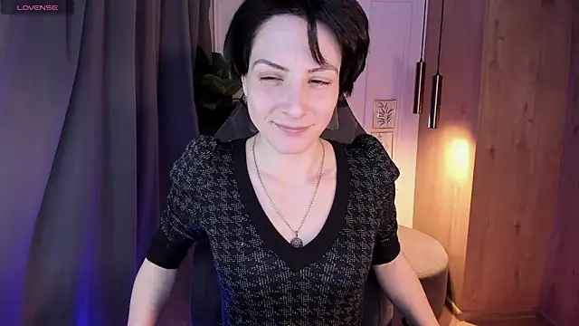 LorenDaze online show from March 4, 2025, 1:49 pm