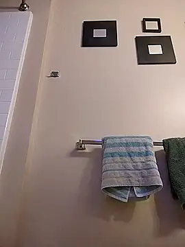 eatmeplease44 online show from February 3, 2026, 3:15 am