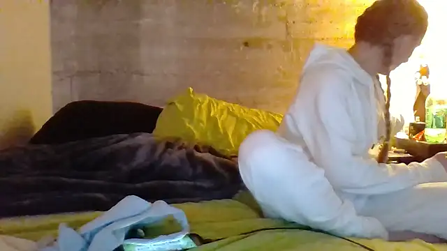 eatmeplease44 online show from January 9, 2026, 3:24 am