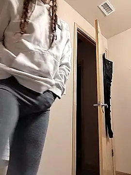 eatmeplease44 online show from January 8, 2026, 12:22 pm