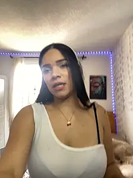 julianarosess online show from September 12, 2025, 4:40 pm