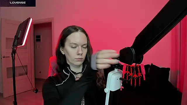 Snapshot of DivineBite chatting on March 5, 2026, 5:31 pm DivineBite online show from March 5, 2026, 5:31 pm