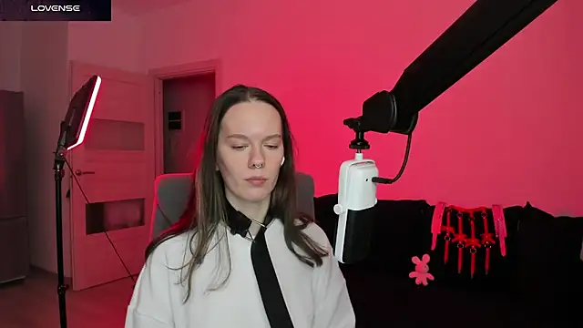 Snapshot of DivineBite chatting on March 9, 2026, 3:15 pm DivineBite online show from March 9, 2026, 3:15 pm