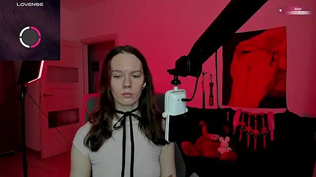 Snapshot of DivineBite chatting on March 19, 2026, 1:44 pm DivineBite online show from March 19, 2026, 1:44 pm