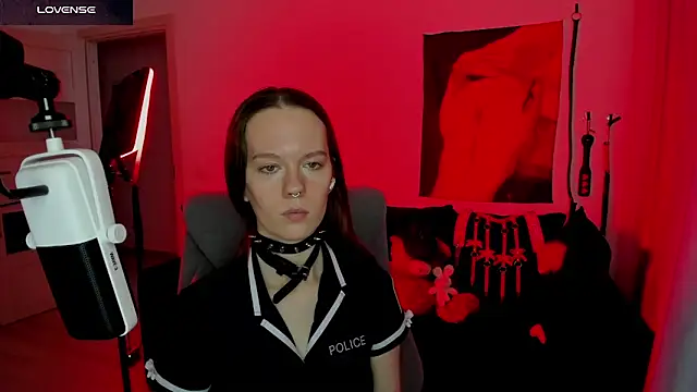 Snapshot of DivineBite chatting on April 13, 2026, 3:27 pm DivineBite online show from April 13, 2026, 3:27 pm