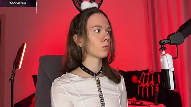 DivineBite online show from November 2, 2025, 3:06 pm