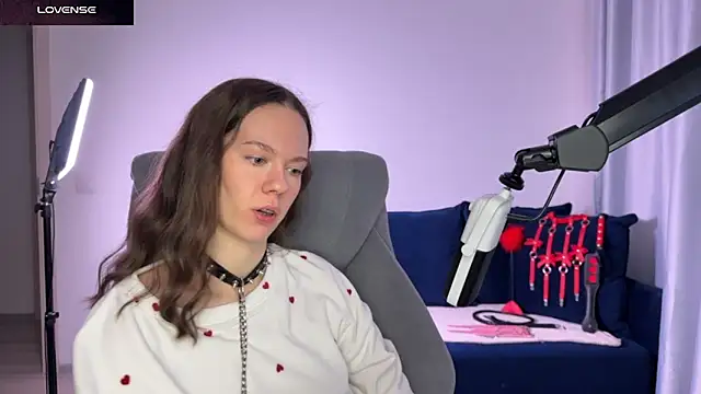 DivineBite online show from December 18, 2025, 2:21 pm