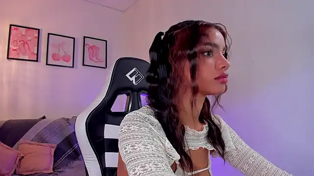 Snapshot of liagirl_cute chatting on October 4, 2025, 4:36 am liagirl cute online show from October 4, 2025, 4:36 am